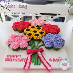 Pull Apart Cupcake Cake - Flowers arrangement